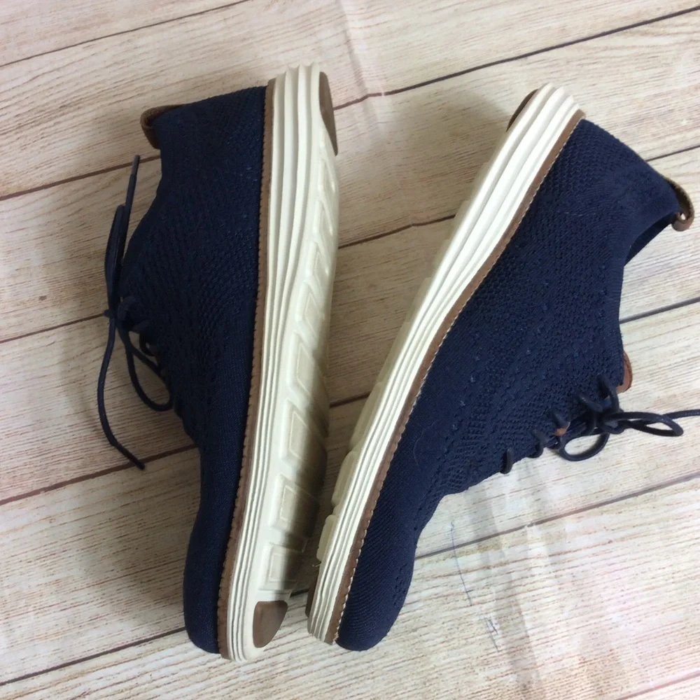 Cole Haan Original grand knit wingtip shoe. Size 9